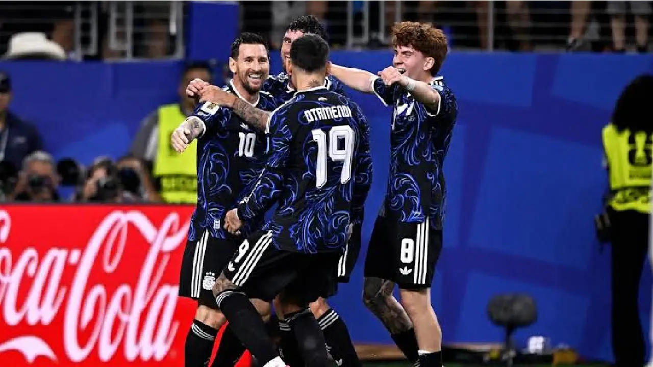 Argentina peleará el bicampeonato tras vencer a Inglaterra en una final adelantada