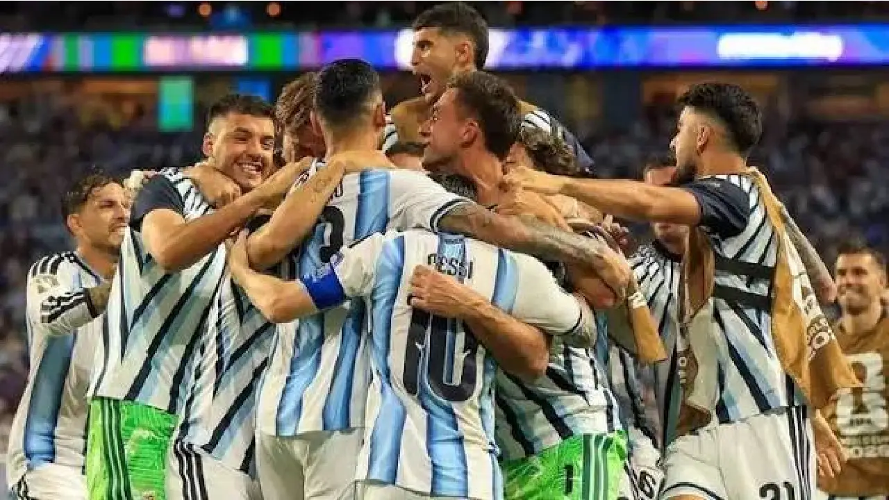 Argentina sigue con camino al bicampeonato tras superar un duelo dramático