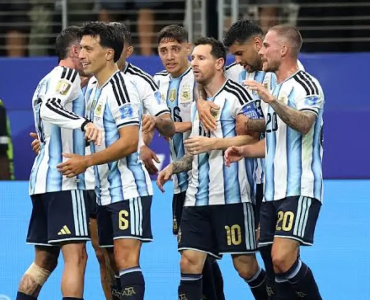 Argentina va con rumbo al bicampeonato tras un partido de infarto ante Cabo Verde