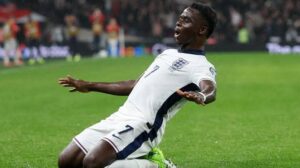 Bukayo Saka fue una de las grandes figuras de Inglaterra al marcar tres goles en la goleada ante Francia, siendo clave para que los ingleses conquistaran el tercer lugar de la justa internacional de selecciones 2026.