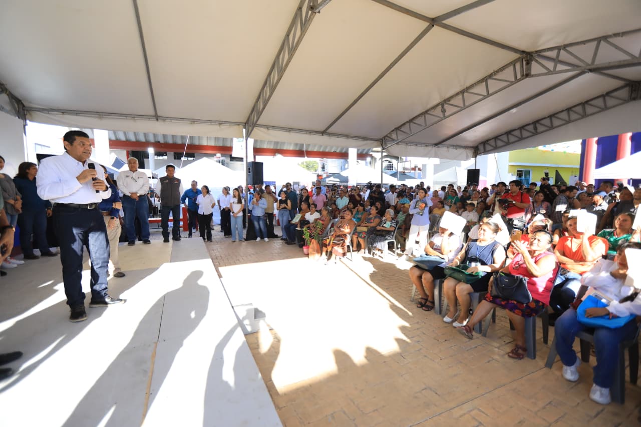 CFE brinda atención directa a la población