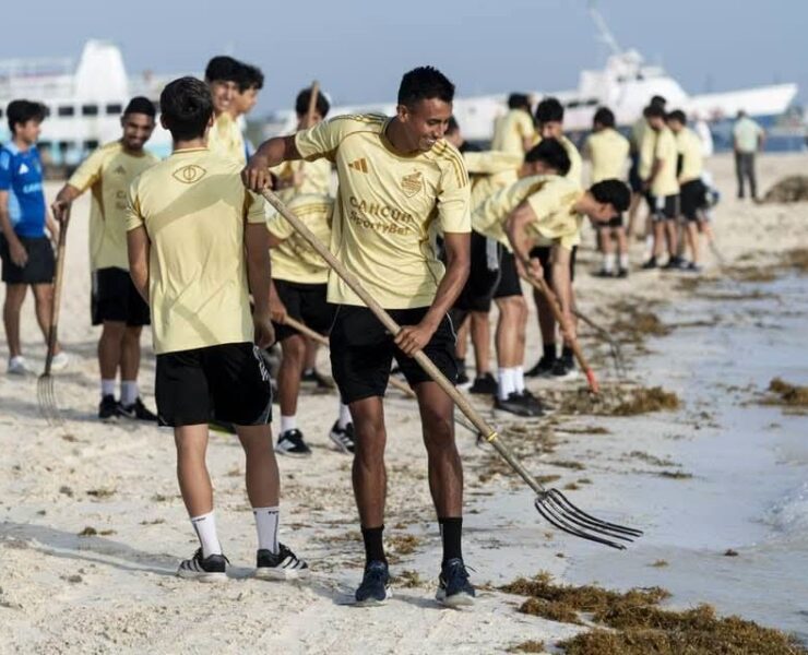 Cancún FC sorprende con jornada ambiental en Playa Langosta
