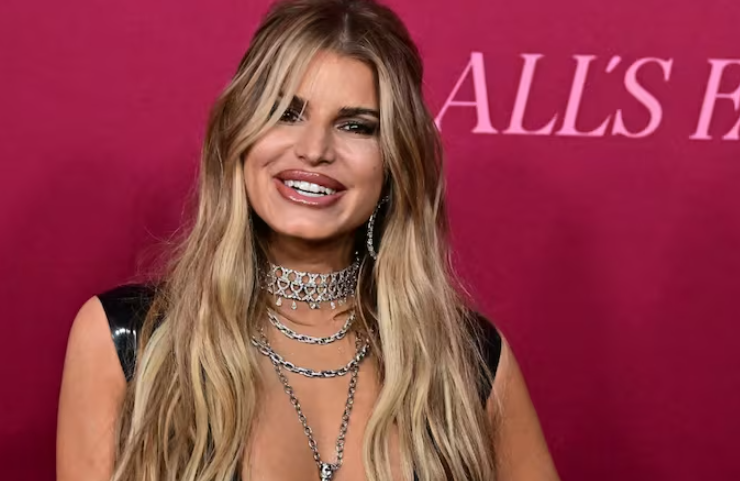 Jessica Simpson impacta con su figura para este Verano 2026