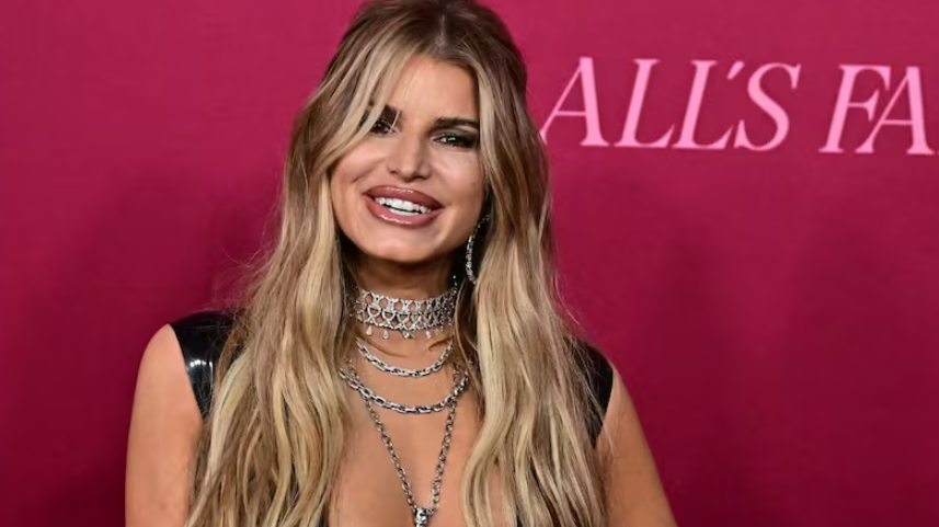 Jessica Simpson impacta con su figura para este Verano 2026