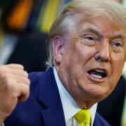 Trump dice que el “comunismo” es una amenaza
