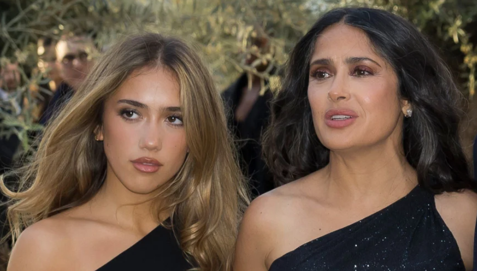 Salma Hayek se muestra con su hija en el show de Bad Bunny