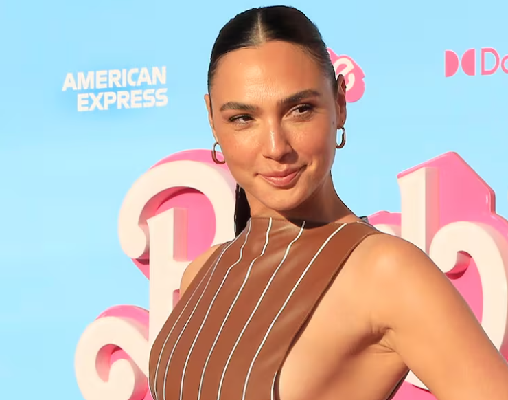 Gal Gadot presume su figura con bikini blanco