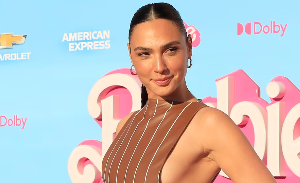 Gal Gadot presume su figura con bikini blanco