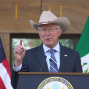 Ken Salazar responde sobre el caso Zambada