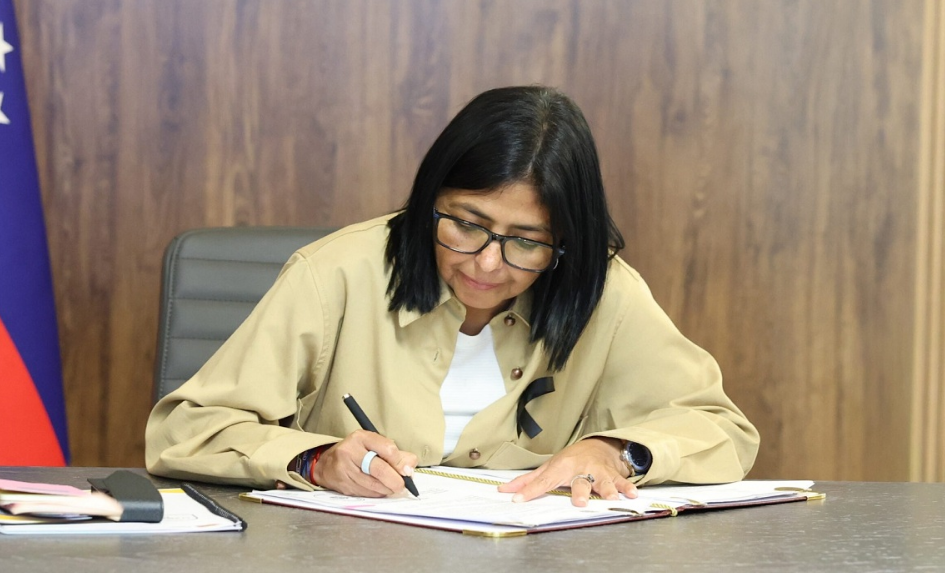 Delcy Rodríguez pide a Inglaterra liberar oro de Venezuela para atender la emergencia