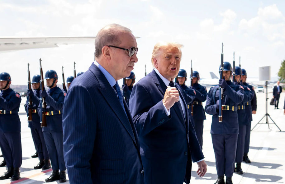 Trump llega a la cumbre de la OTAN: Impactante recibimiento