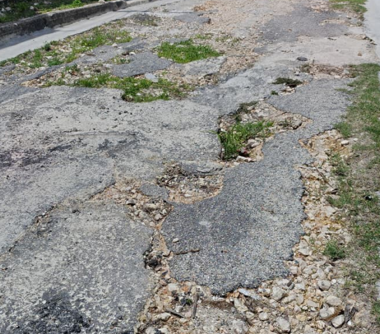 Denuncian más vialidades abandonadas y estalla reclamo en Campeche