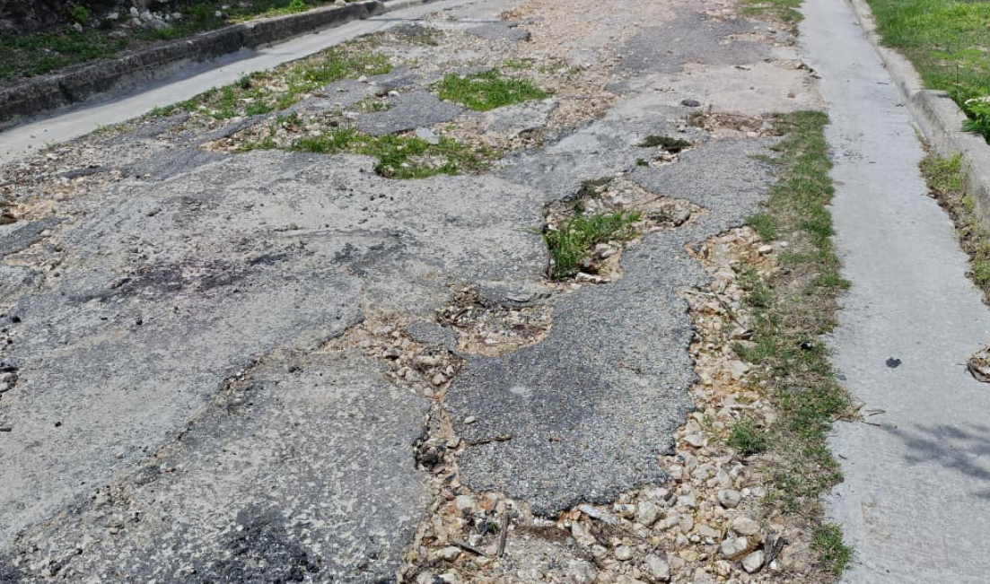 Denuncian más vialidades abandonadas y estalla reclamo en Campeche