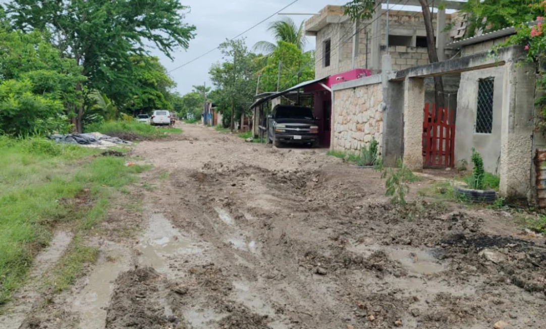Problemas de movilidad aumentan por calles en mal estado
