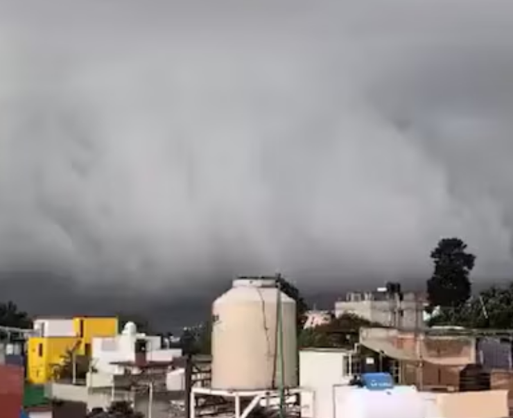 Espectacular ‘nube estante’ que cubrió la CDMX. Vídeos