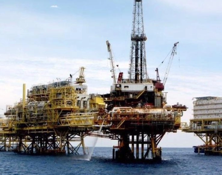 Grupo armado asalta complejo petrolero Ku Maloob Zaap