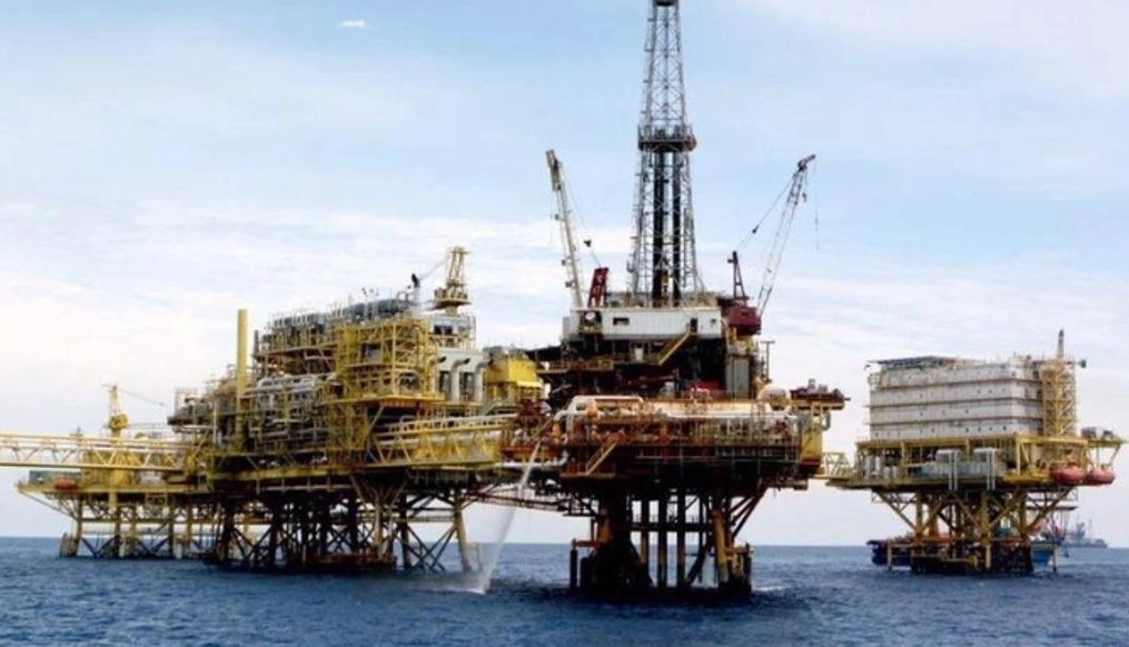 Grupo armado asalta complejo petrolero Ku Maloob Zaap