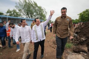 Joaquín Díaz Mena y el subsecretario de Prevención de las Violencias de la Secretaría de Seguridad y Protección Ciudadana del Gobierno de México, Miguel Torruco Garza, dieron inicio a la construcción de dos Centros Comunitarios México Imparable