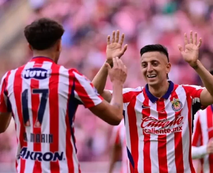 Chivas consiguió su primer triunfo sobre la hora