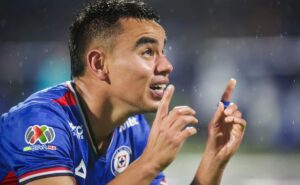 Carlos Rodríguez se convirtió en protagonista del Campeón de Campeones 2026 al marcar un golazo con una gran jugada individual. “Charly” aportó calidad y determinación para que Cruz Azul celebrara un nuevo campeonato ante Toluca.