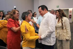 El gobernador Joaquín Díaz Mena encabezó la firma de los convenios del programa Alianzas con Amor, mediante el cual el Renacimiento Maya destina 27.6 mdp para fortalecer a 63 organizaciones civiles en Yucatán.