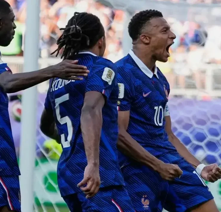 Con la mínima Francia avanzó a cuartos de final en un duelo tenso ante Paraguay