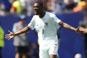 Ousmane Dembélé sentenció la victoria de Francia con un gol desde fuera del área, asegurando el pase de los galos a las semifinales del torneo.