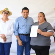 Entrega de dos incubadoras de huevos para impulsar la economía local