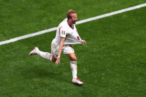 Harry Kane firmó un doblete decisivo para liderar la remontada con la que Inglaterra se impuso ante RD Congo y selló su pase a los octavos de final.