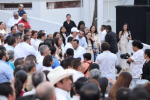 Durante el Encuentro con el Pueblo, Javier May Rodríguez destacó que la transformación de Tabasco continúa con programas que fortalecen el campo, la pesca, el emprendimiento y el bienestar de las comunidades.