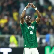 Julián Quiñones al acecho de goleadores históricos de la Selección Mexicana