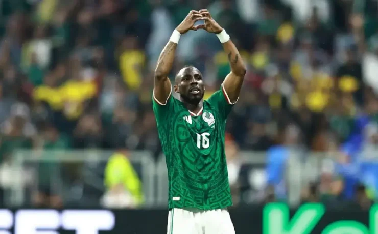 Julián Quiñones igualó récord goleador con México