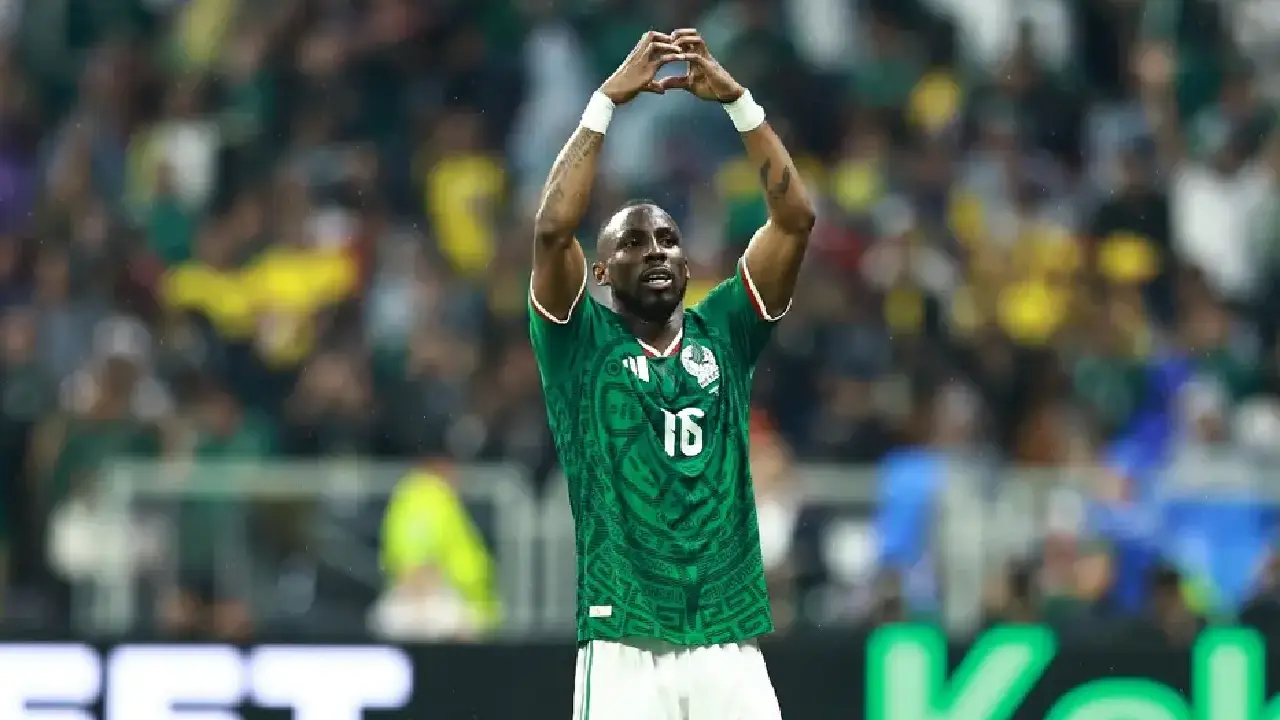 Julián Quiñones igualó récord goleador con México