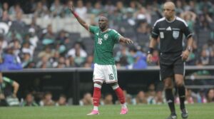 Julián Quiñones sigue haciendo historia con la Selección Mexicana y mantiene vivo el sueño de convertirse en el máximo goleador del Tricolor en Copas del Mundo.