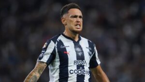 Lucas Ocampos fue protagonista en el debut de Monterrey en el Apertura 2026, al marcar un doblete que encaminó la victoria de Rayados sobre Santos Laguna.