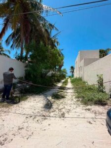 Un acceso publico a la playa en Chicxulub puerto fue liberado luego de que se detectara la colocación de cadenas y candados 
