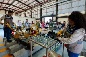 La presidenta Claudia Sheinbaum anunció la Llegada de las primeras 12 locomotoras del Tren Maya de Carga durante una gira de supervisión en Puerto Morelos, Quintana Roo.