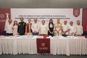 El Gobernador Joaquín Díaz Mena encabezó la conclusión de los Foros de Consulta junto con la alcaldesa de Mérida, Cecilia Patrón Laviada, en los que se consolidó un acuerdo metropolitano 