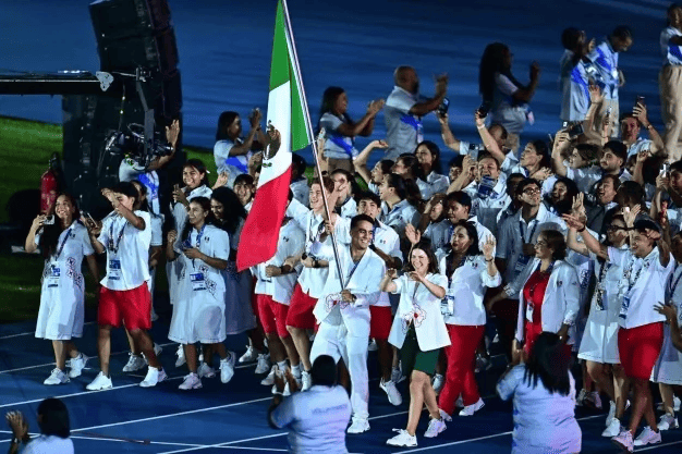 México domina el medallero en el arranque