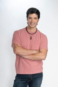 Con una trayectoria en telenovelas, modelaje y certámenes internacionales de belleza, Moisés Peñaloza llega como el Quinto habitante de La Casa De Los Famosos México para enfrentar uno de los mayores retos de su carrera.