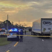 Muere mexicano tras intentar huir de operativo migratorio en Florida