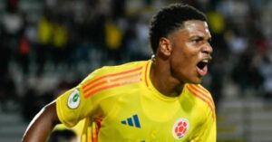 Óscar Perea llega al América tras su paso por el AVS Futebol SAD de Portugal y buscará consolidarse como una de las nuevas figuras del conjunto azulcrema en el Apertura 2026.