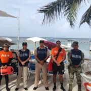 Operación Salvavidas Verano 2026 inicia protección en playas de Chetumal