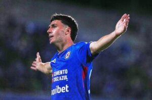 José Paradela fue la gran figura de la final al marcar un doblete que impulsó a Cruz Azul se coronó Campeón de Campeones 2026. El mediocampista argentino apareció en momentos clave para darle a La Máquina un nuevo título ante Toluca.