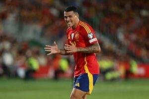 Pedro Porro amplió la ventaja para la selección española con un gol al minuto 66, contribuyendo a que España goleó a Austria por 3-0 y avanzara con autoridad a los octavos de final.