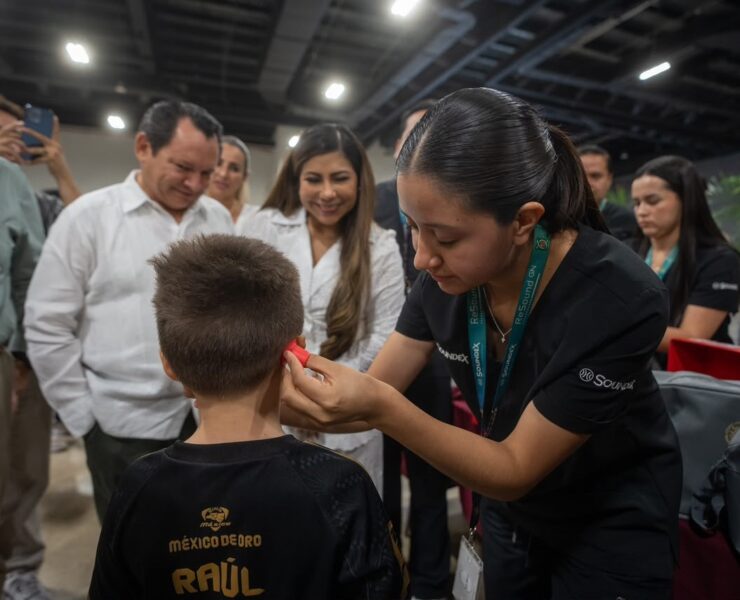 Bienestar es autonomía: Renacimiento Maya entrega apoyos auditivos para transformar vidas