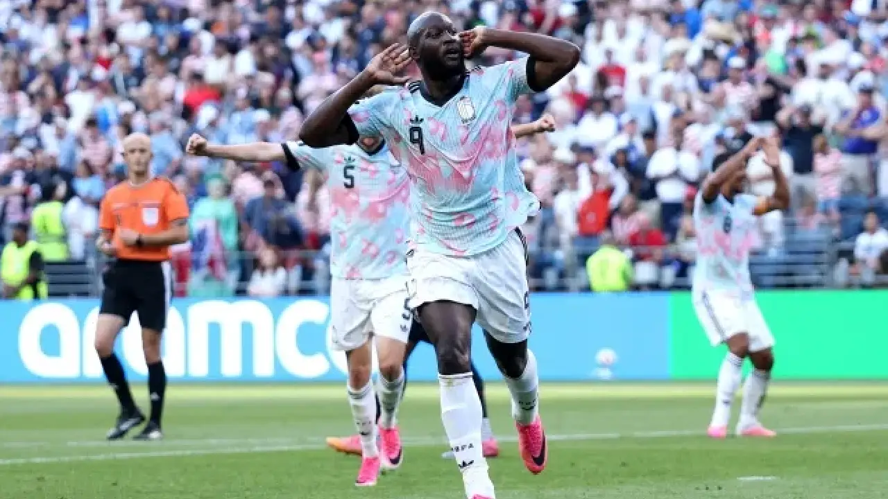 Tercer anfitrión quedó eliminado con goleada y Bélgica avanza con autoridad