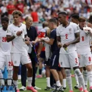 Tercer semifinalista espera rival tras eliminar a Noruega
