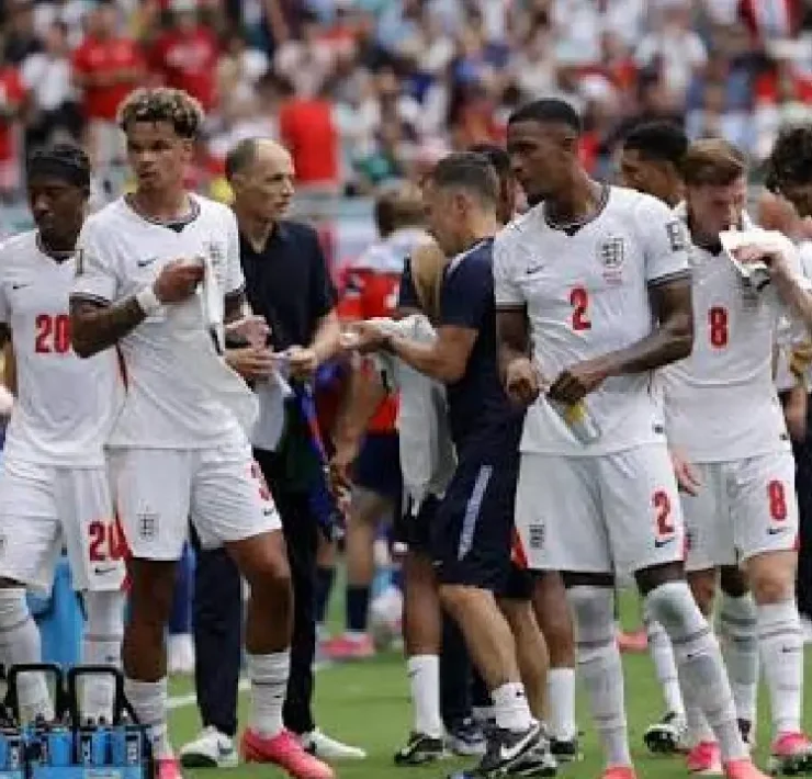 Tercer semifinalista espera rival tras eliminar a Noruega