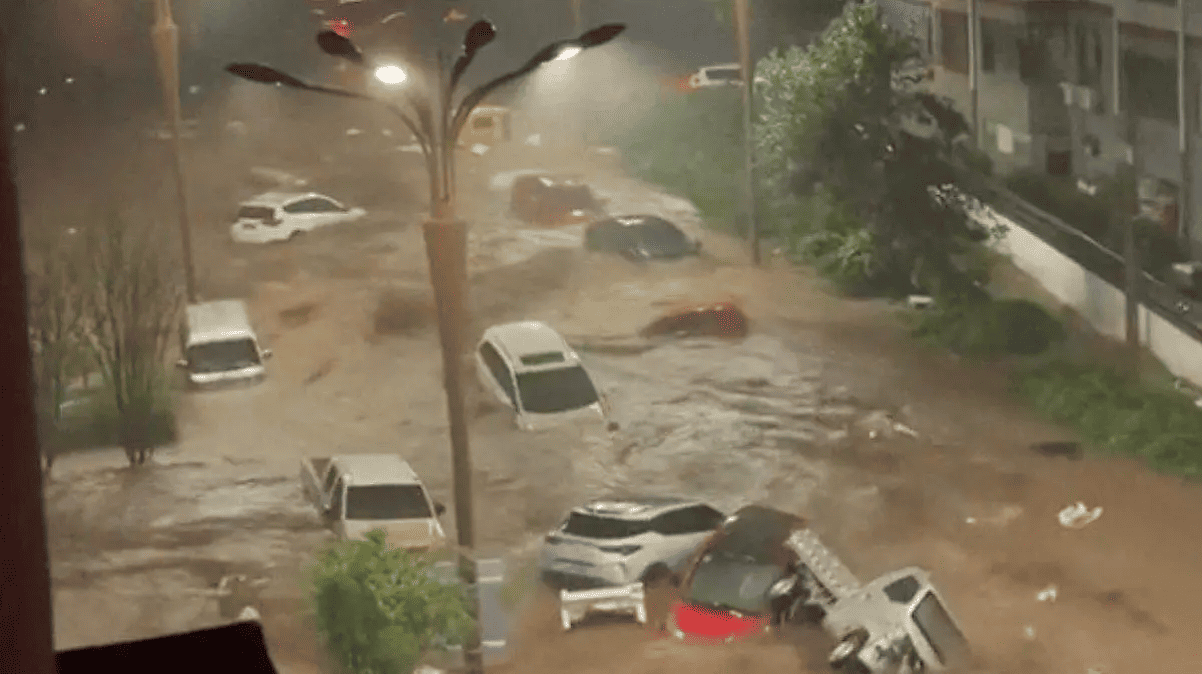 Tifón Bavi provoca severas inundaciones